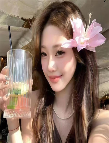 《不良仔和眼镜妹》角色研究：政治的权力博弈与社会结构 感受人物塑造的匠心